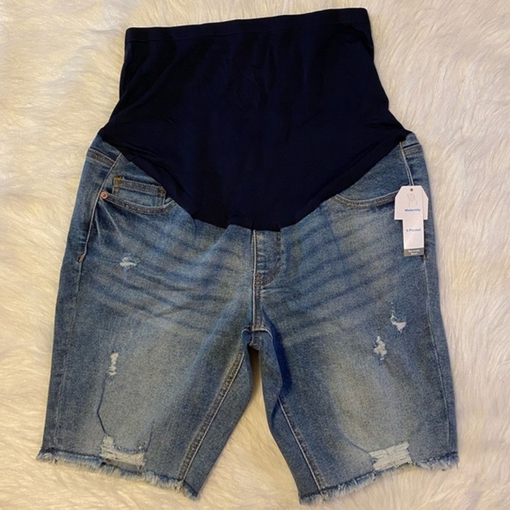 Time And Tru Maternity Jean Shorts Women's Size Medium Distressed‎ Bermuda Short